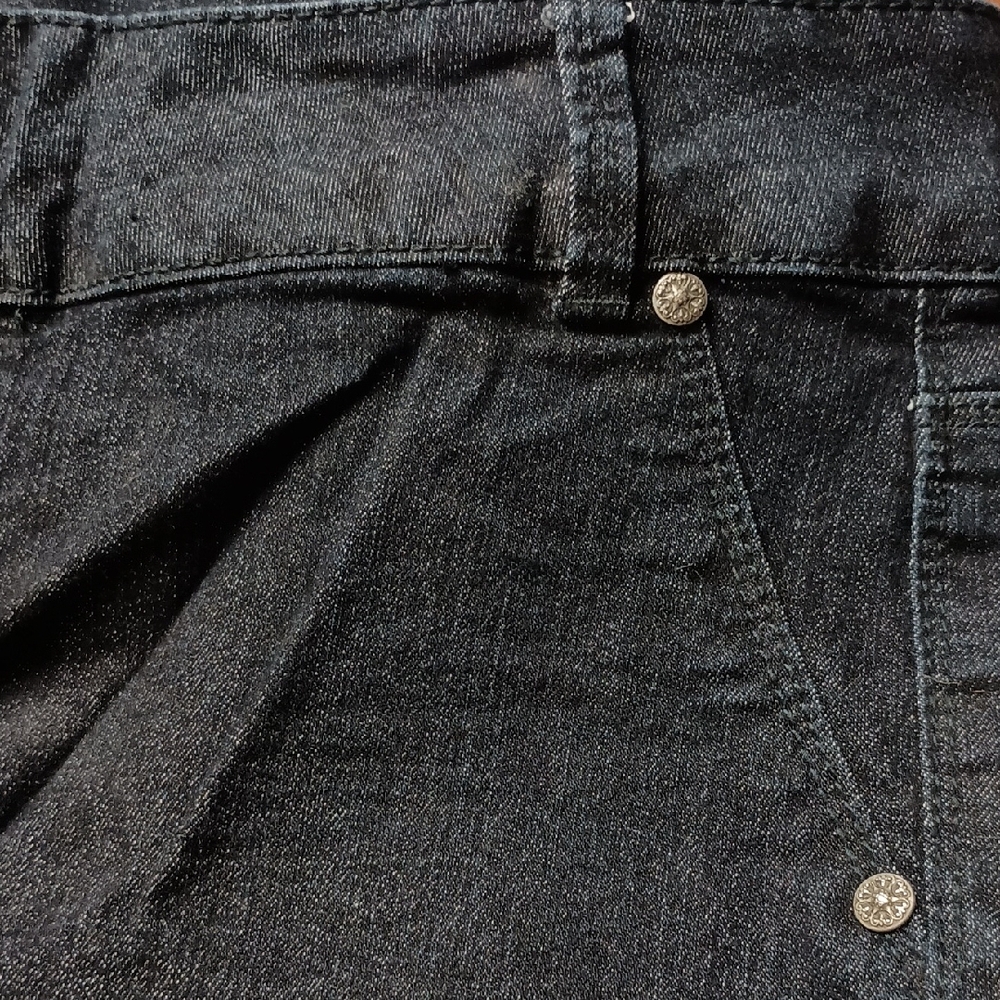 d. jeans Women's Dark Denim Shorts - Picture 4 of 4